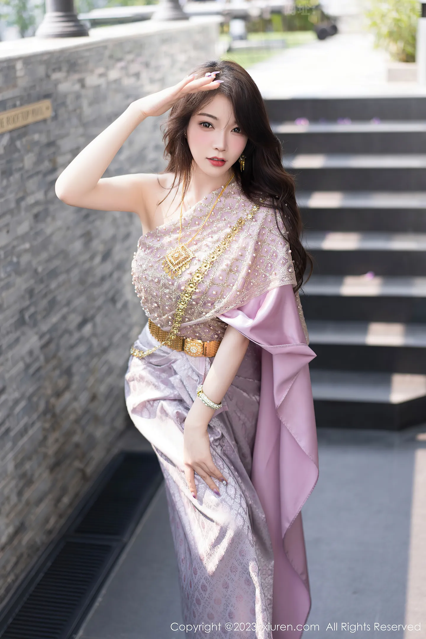 图片[6]-[XiuRen秀人网]VOL.7164 女神徐莉芝Booty户外性感暖灰色服饰半脱秀曼妙身姿诱惑写真66P-秀人网官方网站